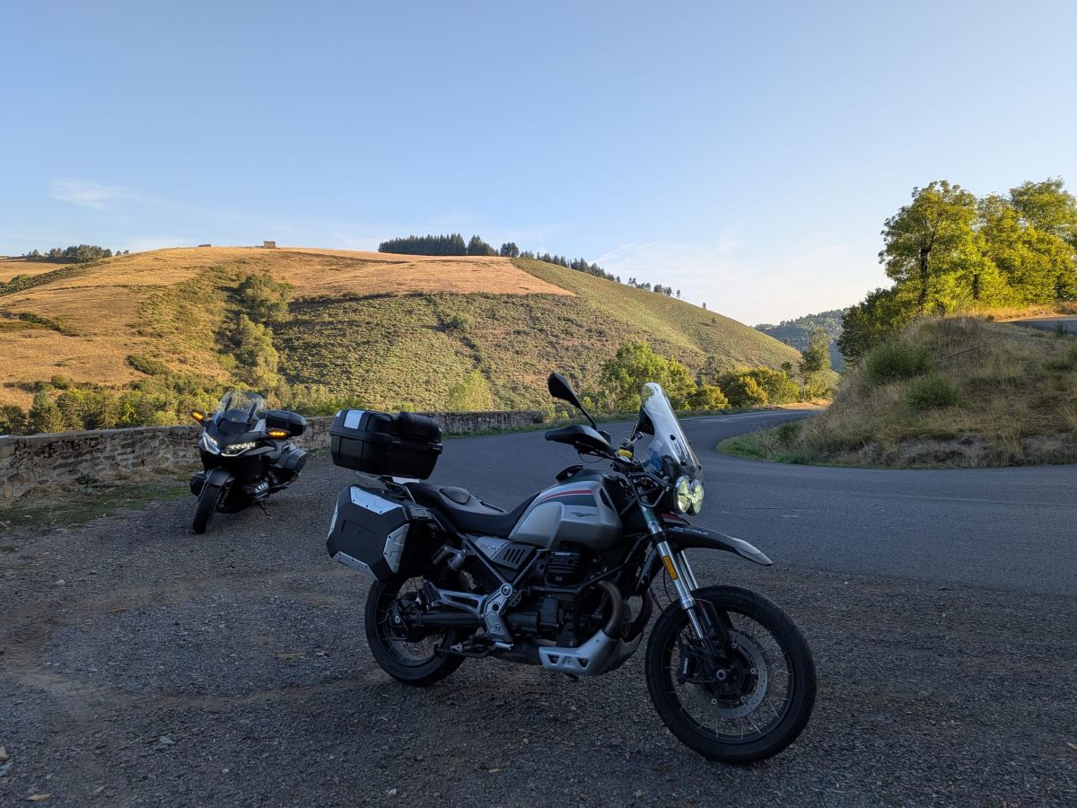 MotoTripAI-roadtrip-cantal-07